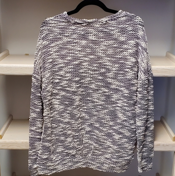 Fabletics Light Sweater - Picture 2 of 4